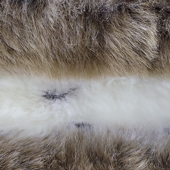 Faux Fur Reversible Vest - Picture 5 of 9